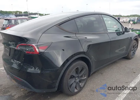 2023 Tesla Model Y Awd/Long Range Dual Motor All-Wheel Drive из США, поврежденный, VIN 7SAYGDEE2PA109825